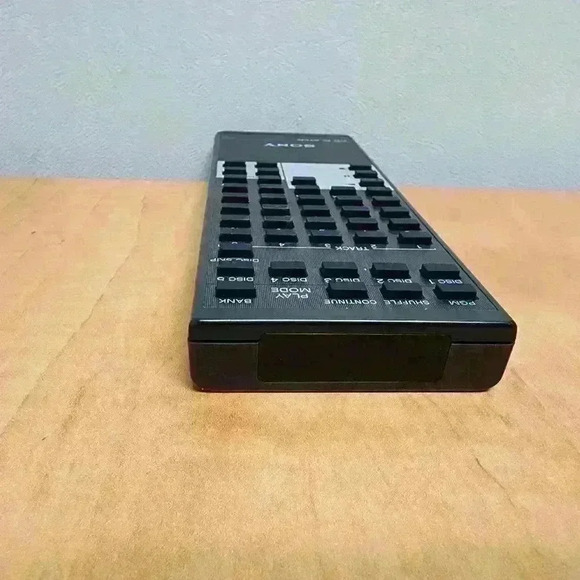 Sony RM-D705 Remote Control 5-Disc CD Player WORKING - Picture 7 of 9